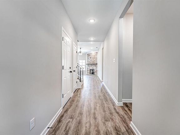 3rd image of 110 Blue St