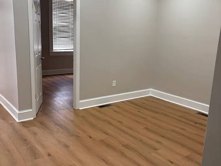 616 Linnard St #1 — Photo 4