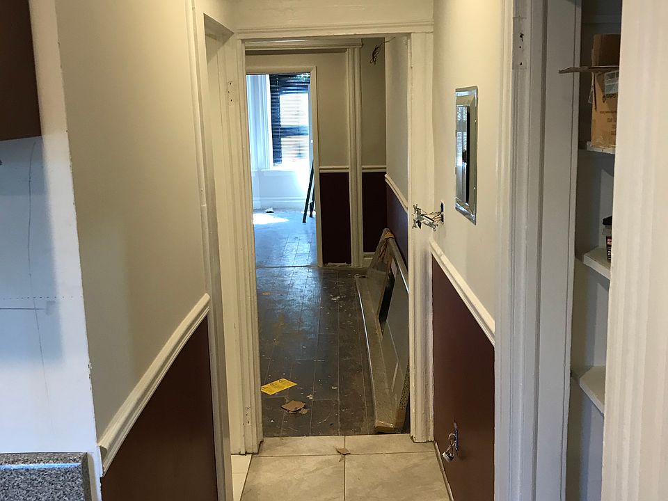 1st image of 182 Seymour Ave