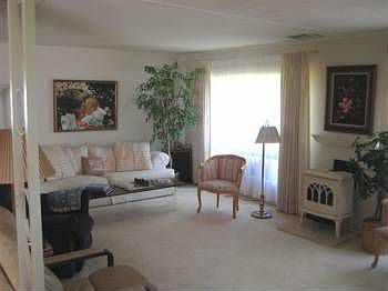 3rd image of 32 Knollwood Dr