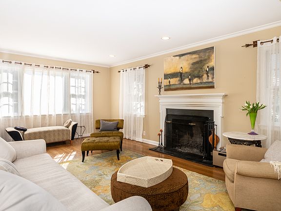 5th image of 12 Dante St