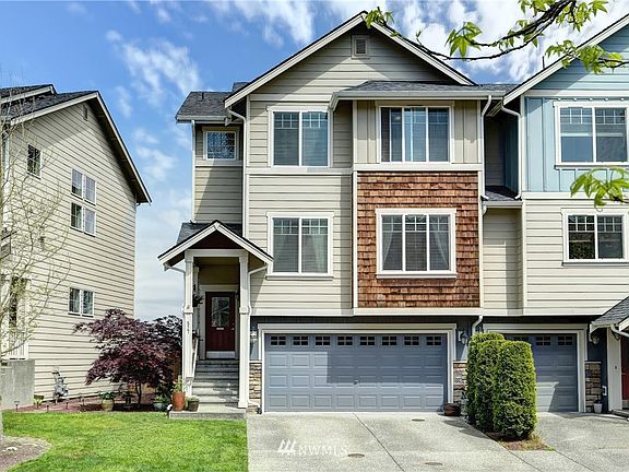 Attached 2 car garage