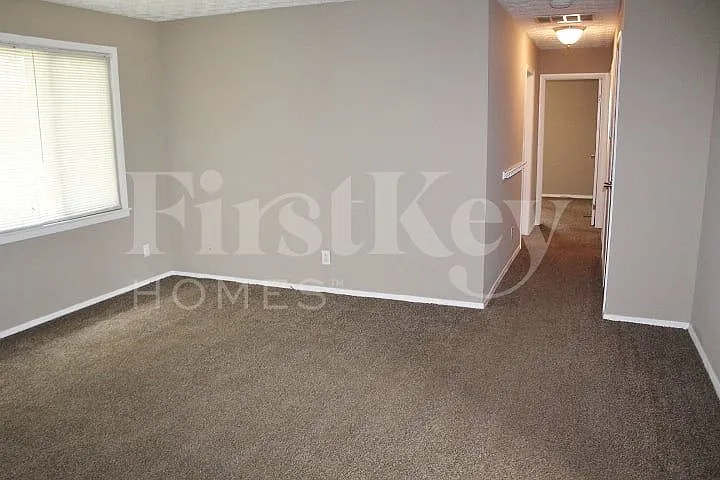 3 bed, 1.5 bath, 1344 sqft, $1,900 — Photo 3