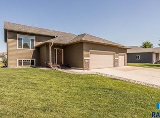 1000 N Spencer Ln, Tea, SD 57064