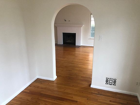 4th image of 923 Ocean Ave #1