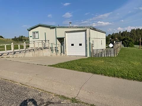 2nd image of 2766 Chisholm Dr