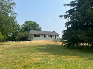 43 Hampton Corner Rd, Ringoes, NJ 08551