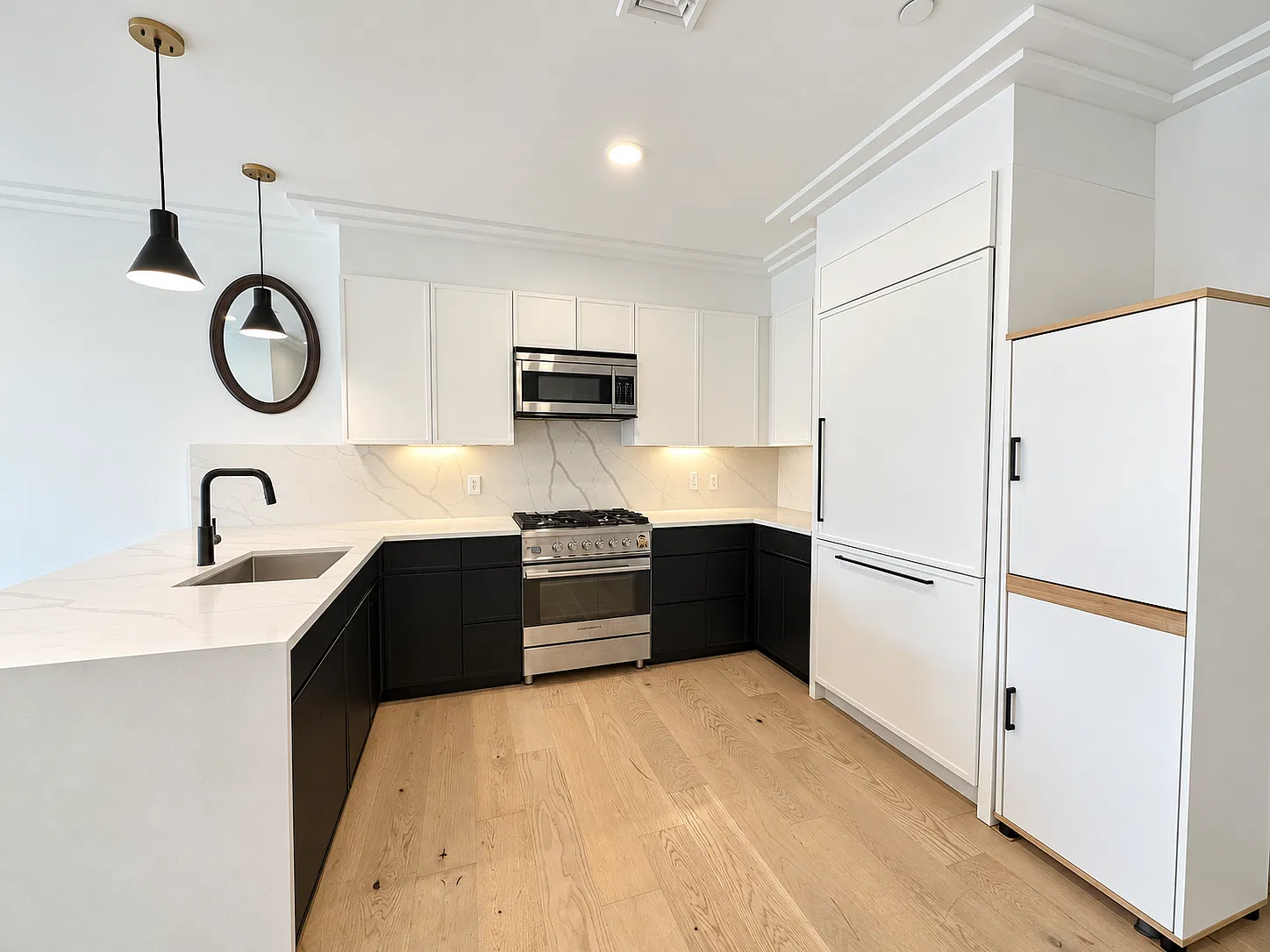 2 bed, 910 sqft, $4,000 — Photo 3