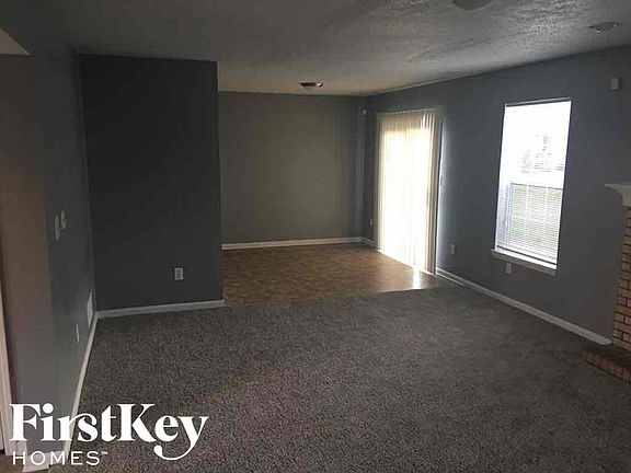4th image of 3941 Roundwood Dr