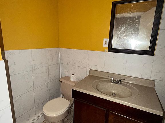 5th image of 316 5th St APT 2