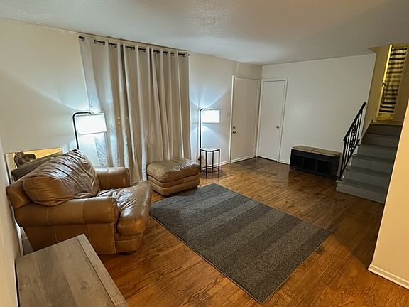 4th image of 612 NE Florence Ave APT B