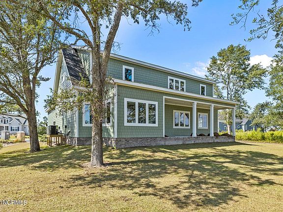 2nd image of 1216 Woods Ct