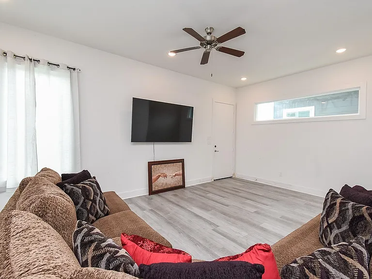 9625 Habitat St — Photo 12