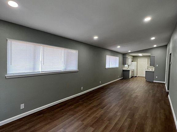 2nd image of 568 Gilbert Ln #566