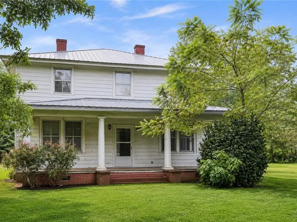 24581 Delaware Rd, Courtland, VA 23837