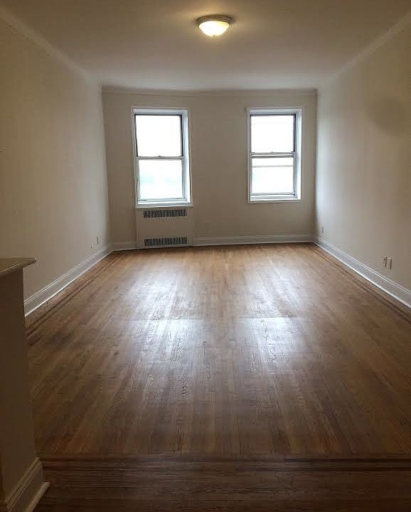 1st image of 10435 Queens Blvd