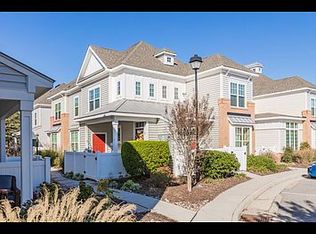 8221 Captains Way, Norfolk, VA 23518