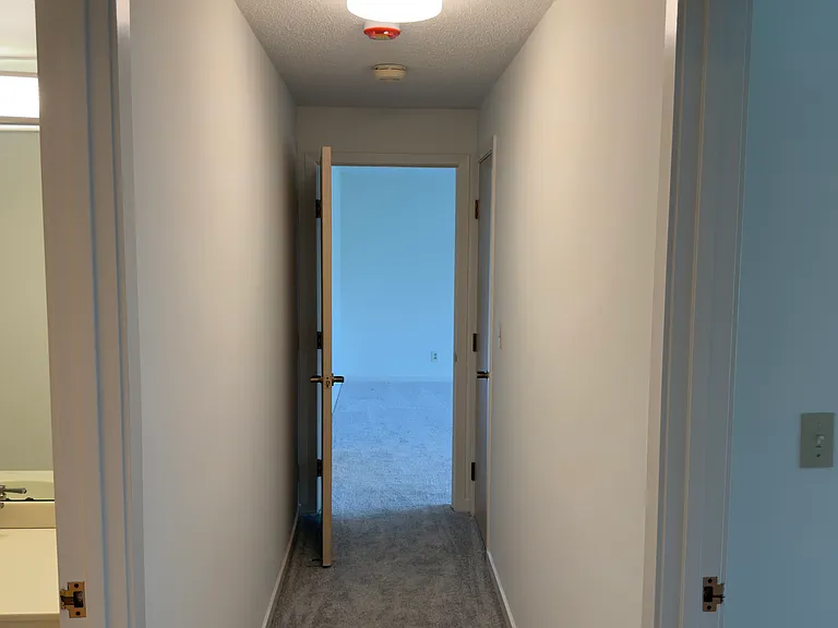 Chelsea Condos — Photo 42