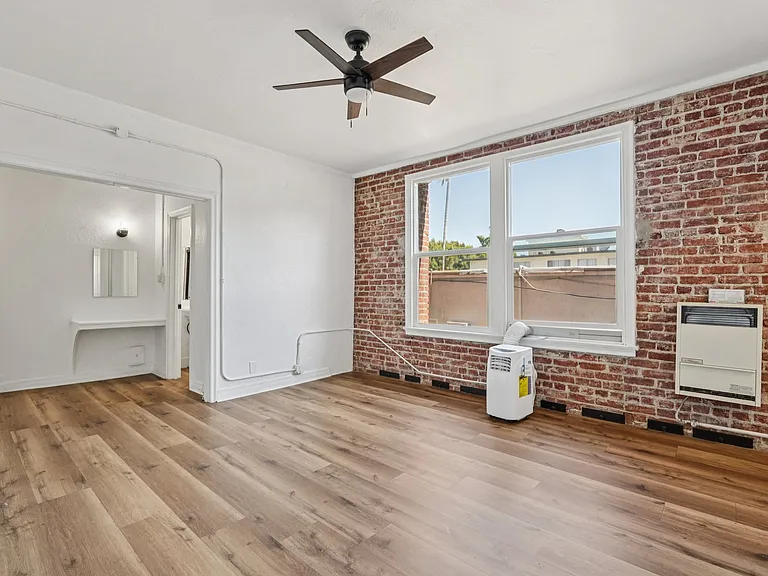 5870 Franklin ave — Photo 20