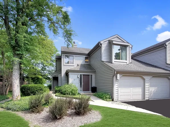 693 Woodbridge Ct #828, Barrington, IL 60010