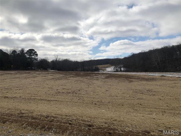 5 Holt Farms Rd, Wentzville, MO 63385