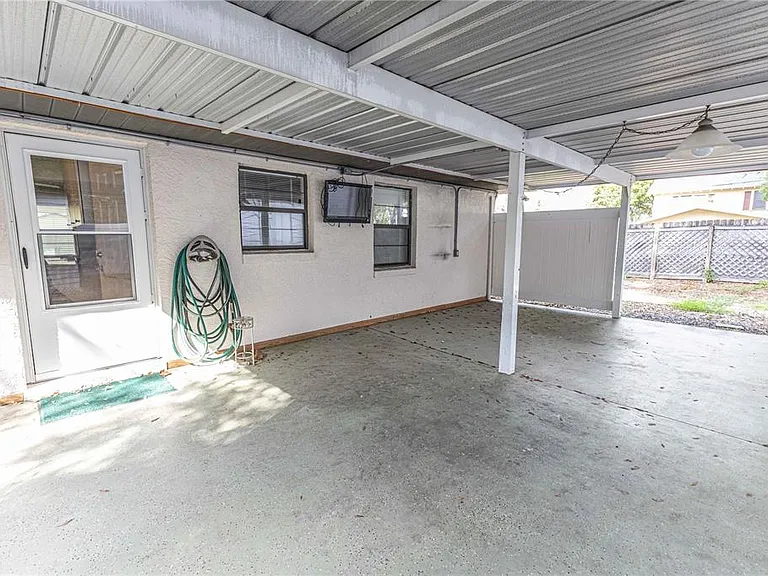 301 Curry St — Photo 15