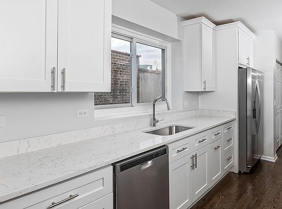 2nd image of 2720 W Winnemac Ave APT 2