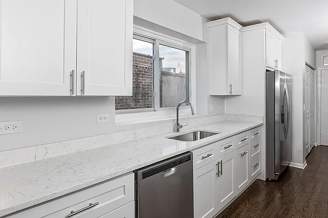 2720 W Winnemac Ave #2 — Photo 2