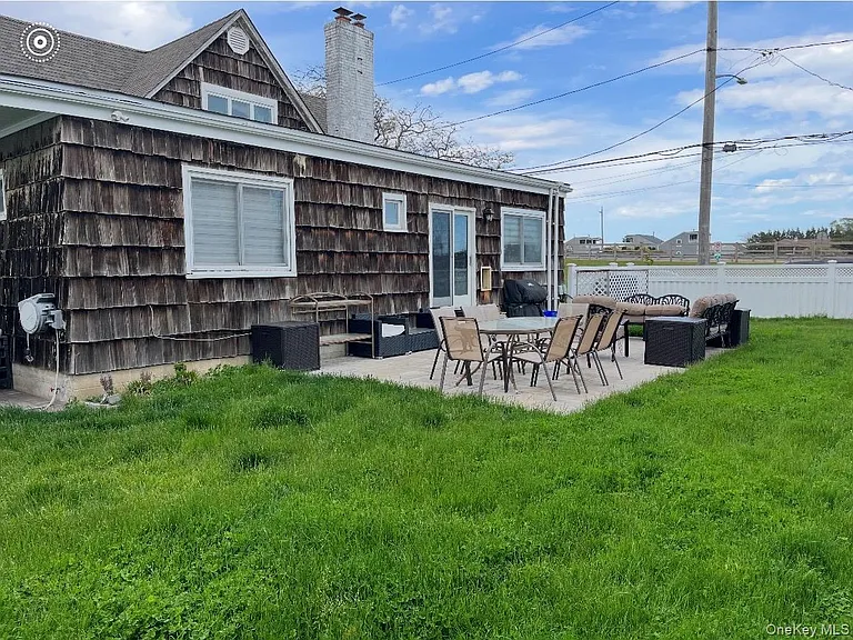 137 Acapulco St — Photo 28