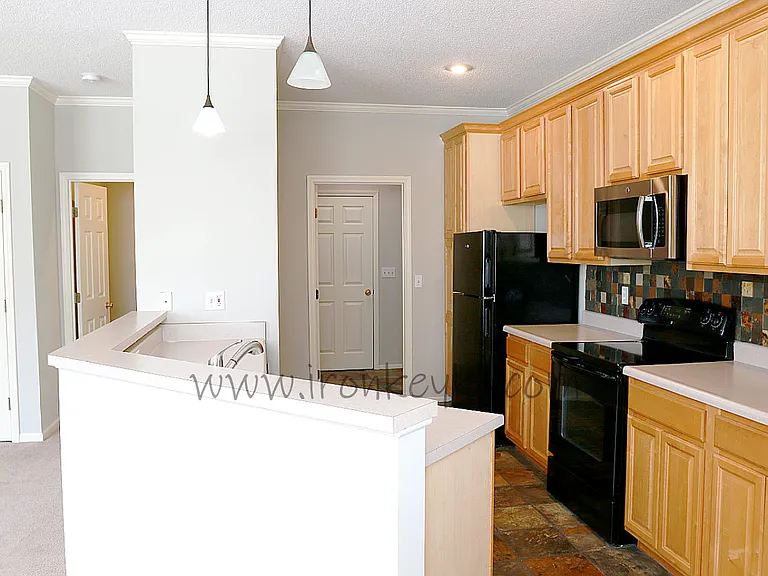9221 Boehm Dr — Photo 7