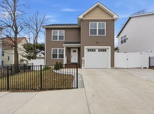 14 Crane St, Springfield, MA 01104