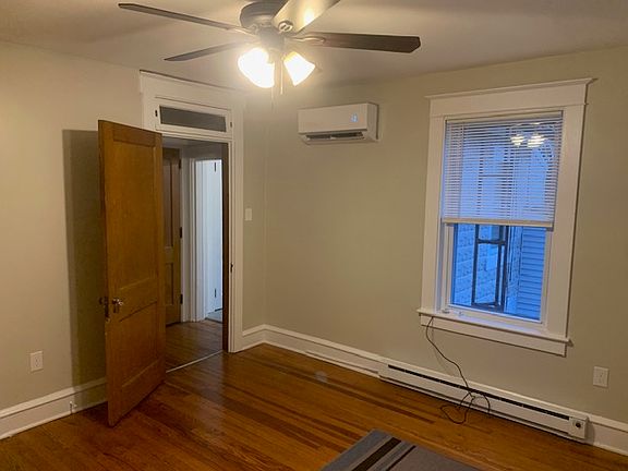 5th image of 1686 Lincoln Hwy E APT 3