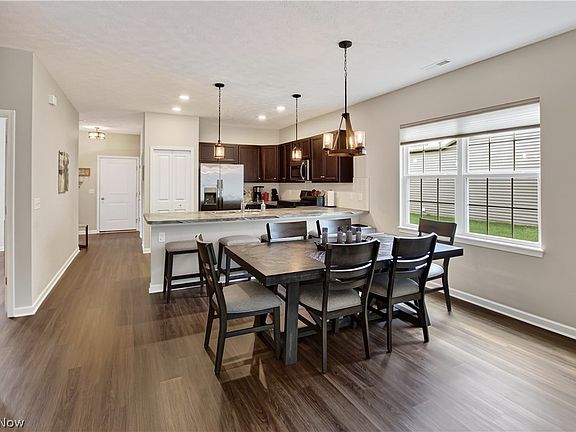 3rd image of 258 Silver Spring Cir