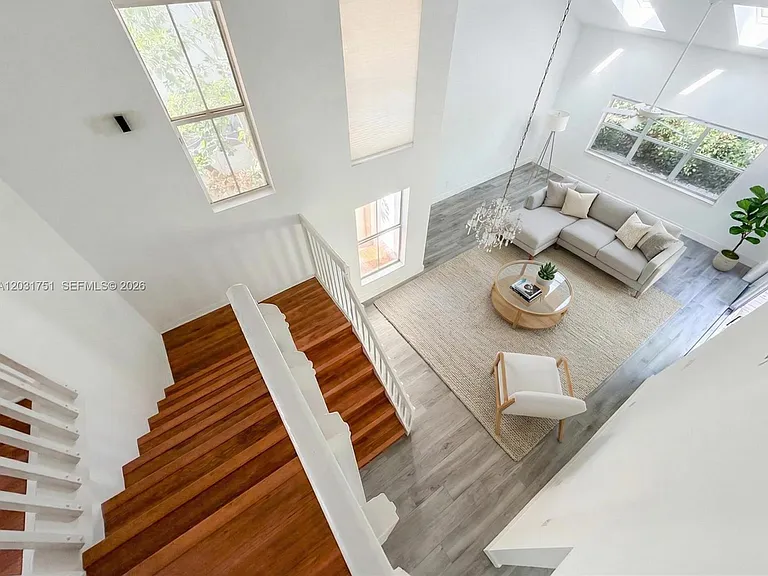 1145 W Lake St — Photo 17
