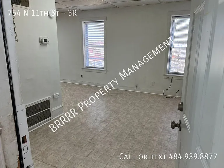 754 N 11th St #3R — Photo 3