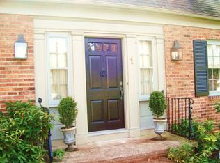 1 Birmingham Dr, Rochester, NY 14618