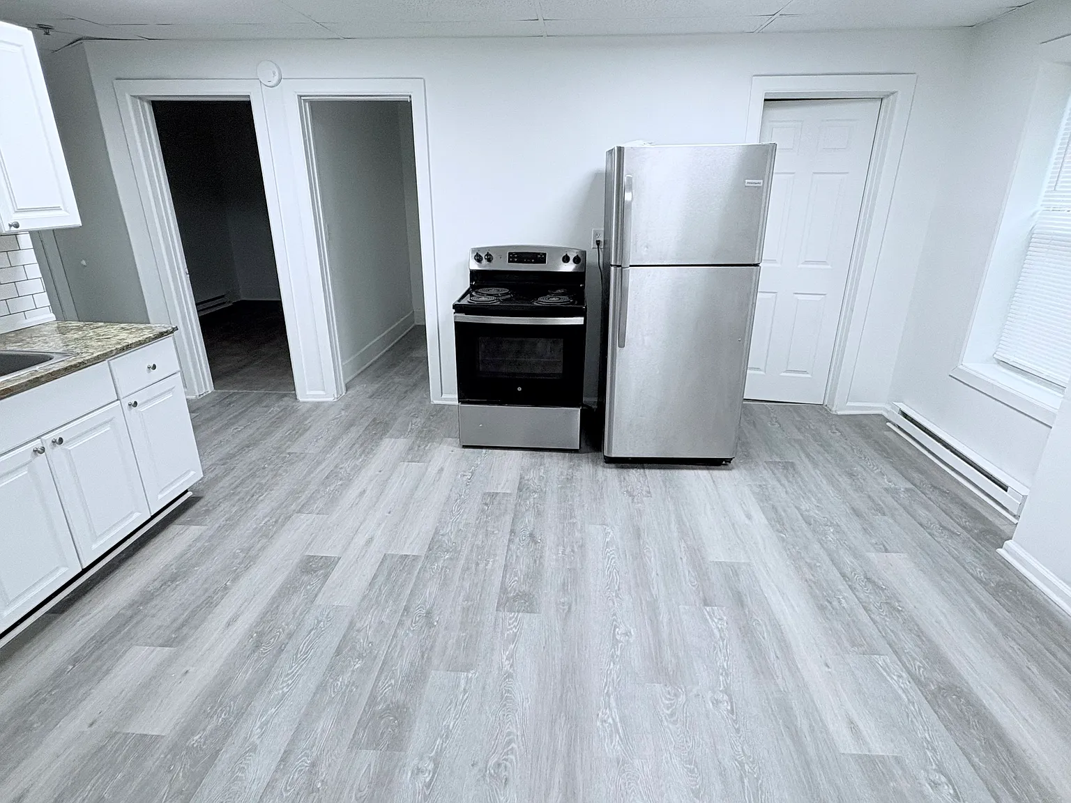 3 bed, 1100 sqft, $1,850 — Photo 2