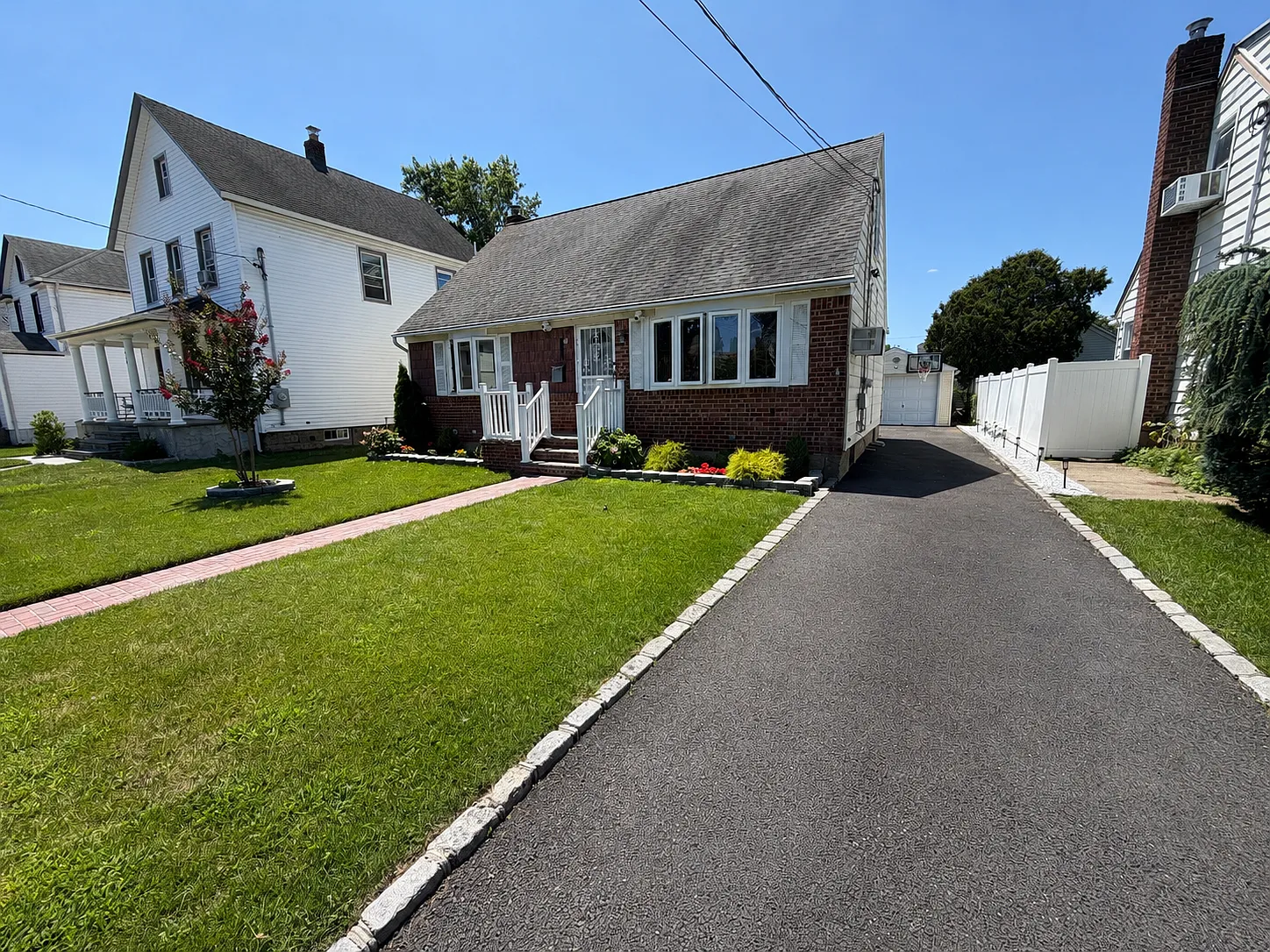417 Burkhard Ave — Photo 2