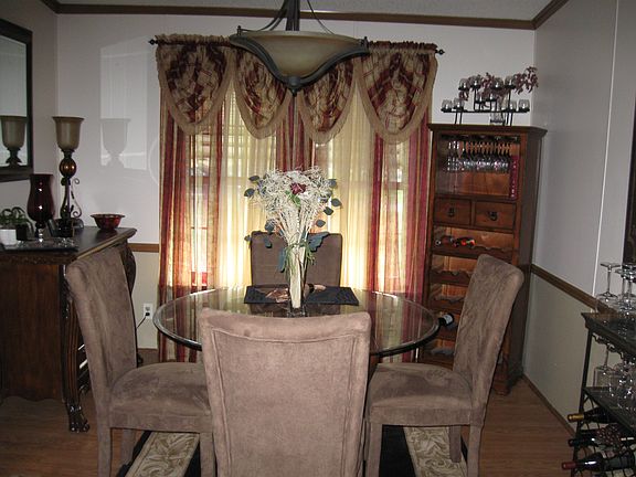 4th image of 62 Parkside Cir