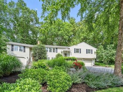 17 Stagecoach Rd, Medfield, MA, 02052