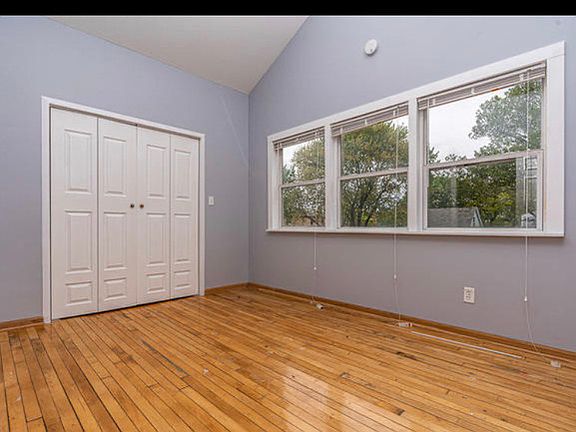 3rd image of 4421 N Mulligan Ave