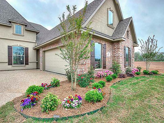 3rd image of 668 Dumaine Dr