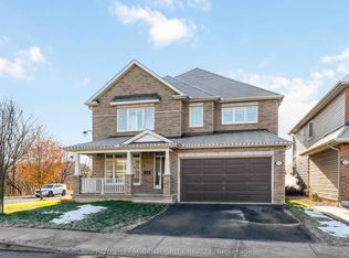 561 Egret Way, Ottawa, ON K2J 0E3