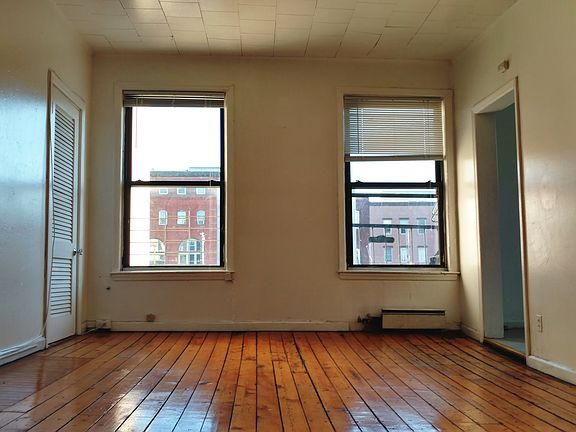 3rd image of 548 Grand St APT 2