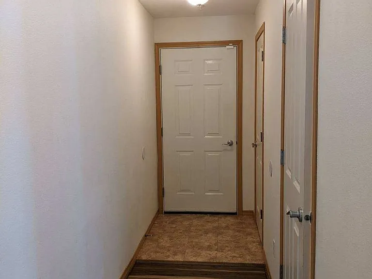 1945 Garry Oaks Ave #B — Photo 7