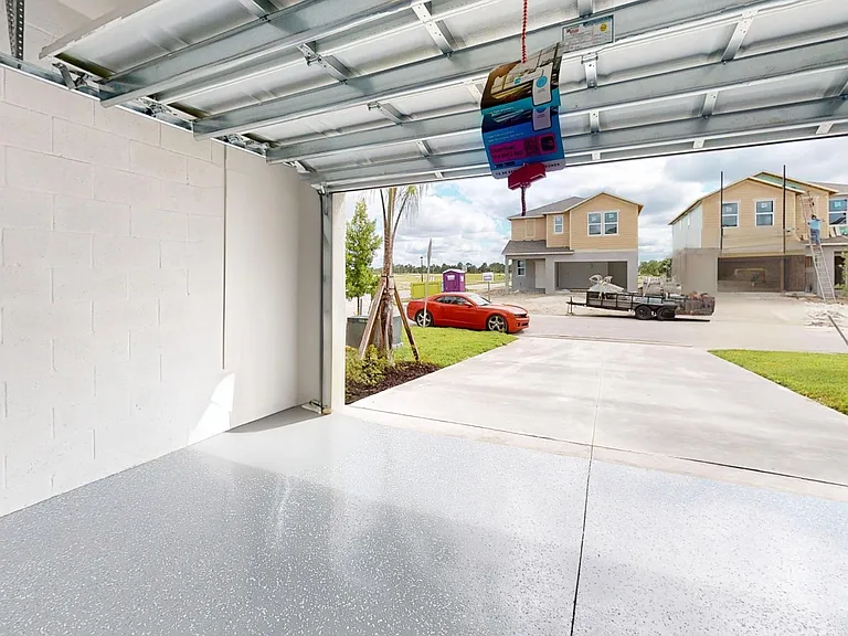 19525 Fairhill Ct — Photo 3