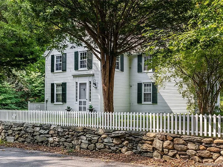 115 River Rd — Photo 3