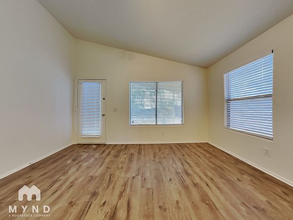 4th image of 542 N 169th Ave