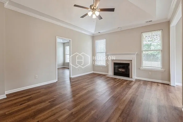 1135 Avalon Dr — Photo 5