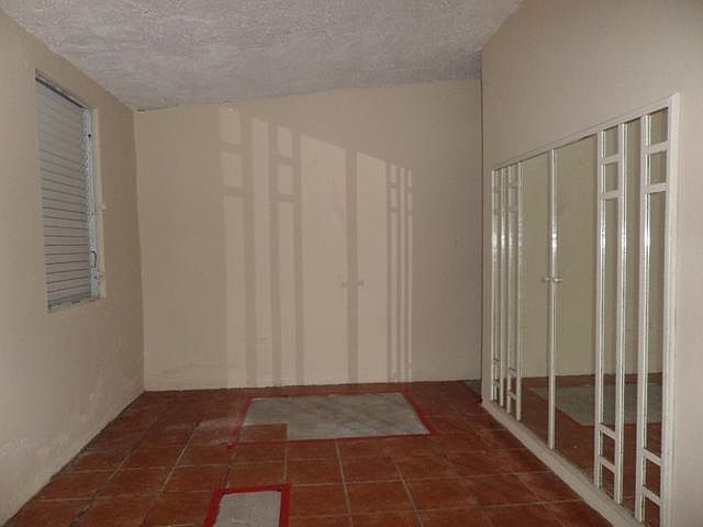2nd image of 1281 Calle 58 SE